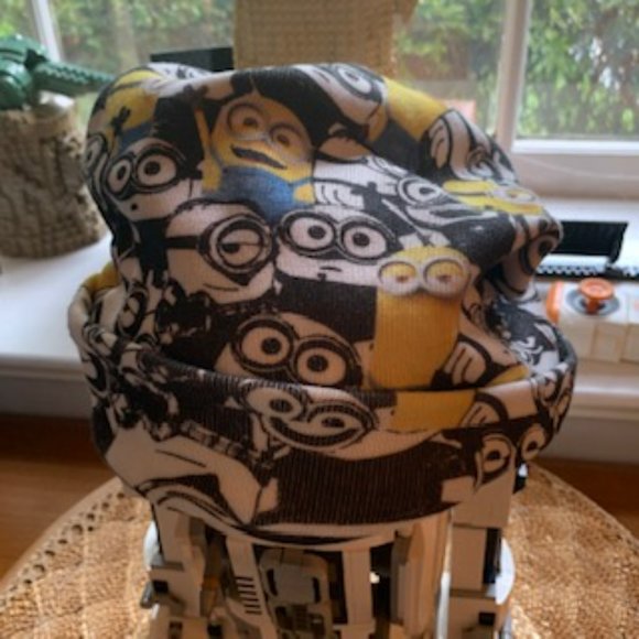 Reversible Minion Beanie - Picture 2 of 7